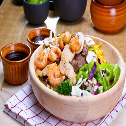 نودلز ميكس ( شرمبي -تشكن - بيف) نودلز ميكس ( شرمبي -تشكن - بيف)