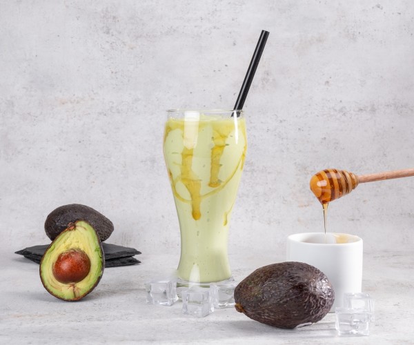 عصير أفوكادو (كبير) عصير أفوكادو (كبير)