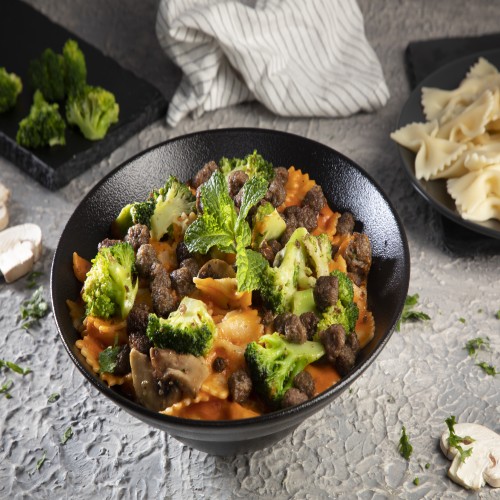 باستا لحم باستا لحم