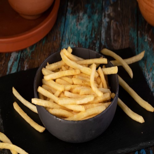 بطاطا مقلية وسط بطاطا مقلية وسط